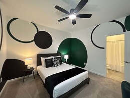 Luxury Home - ALL the Extras - Sleeps 39