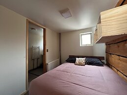 Oceana Suites Hotel Volkano