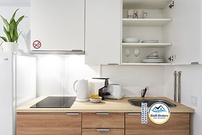 BnB Homes Elegant Apartment 50 m Walk From Beach
