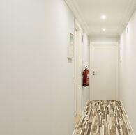 BnB Homes Elegant Apartment 50 m Walk From Beach