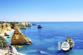 BnB Homes Elegant Apartment 50 m Walk From Beach