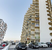 BnB Homes Elegant Apartment 50 m Walk From Beach