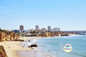 BnB Homes Elegant Apartment 50 m Walk From Beach