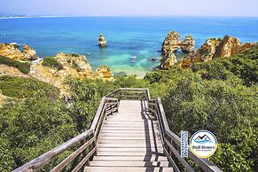 BnB Homes Elegant Apartment 50 m Walk From Beach