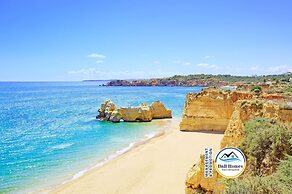 BnB Homes Elegant Apartment 50 m Walk From Beach
