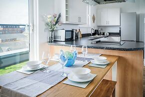 Skyline Duplex Penthouse - Llanelli