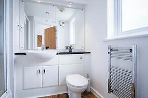 Skyline Duplex Penthouse - Llanelli