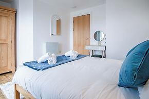 Skyline Duplex Penthouse - Llanelli