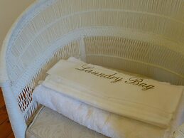 Chic Studio Nestled in Lovely Garden and Pool-2254