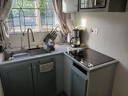 Quaint Studio Apartment in Soufriere From Claviers