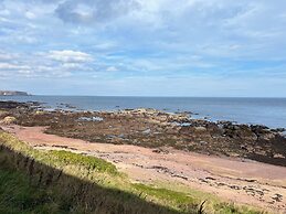 Tranquil Seaside Caravan Retreat in Eyemouth