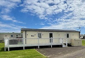 Tranquil Seaside Caravan Retreat in Eyemouth
