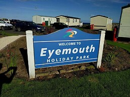 Tranquil Seaside Caravan Retreat in Eyemouth