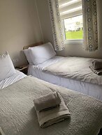 Tranquil Seaside Caravan Retreat in Eyemouth