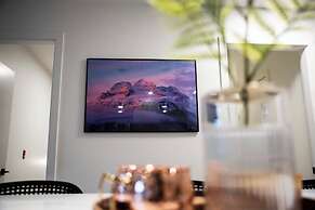 Cedar and Loam by Revelstoke Vacations