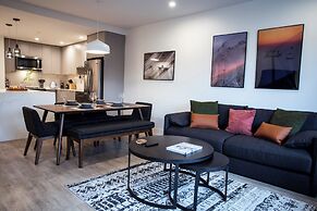 Cedar and Loam by Revelstoke Vacations