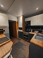 Cozy Blackpool Retreat With 3 Bedrooms