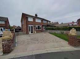 Cozy Blackpool Retreat With 3 Bedrooms