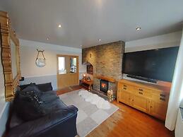 Cozy Blackpool Retreat With 3 Bedrooms