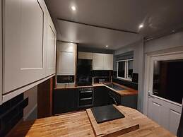 Cozy Blackpool Retreat With 3 Bedrooms