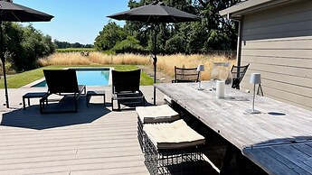 Modern Sonoma Home w Private Pool - Valley Vineyards