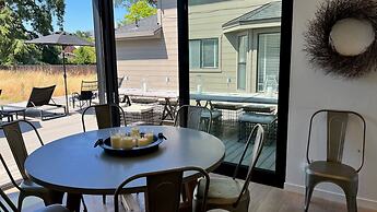 Modern Sonoma Home w Private Pool - Valley Vineyards