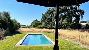 Modern Sonoma Home w Private Pool - Valley Vineyards