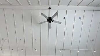 Modern Sonoma Home w Private Pool - Valley Vineyards