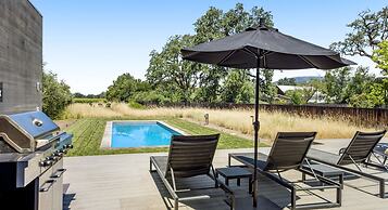Modern Sonoma Home w Private Pool - Valley Vineyards