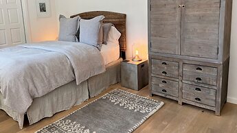 Modern Sonoma Home w Private Pool - Valley Vineyards