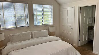 Modern Sonoma Home w Private Pool - Valley Vineyards