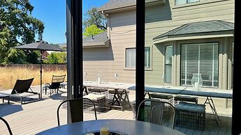 Modern Sonoma Home w Private Pool - Valley Vineyards