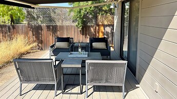 Modern Sonoma Home w Private Pool - Valley Vineyards