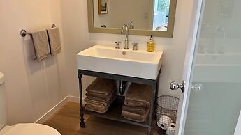 Modern Sonoma Home w Private Pool - Valley Vineyards