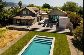 Modern Sonoma Home w Private Pool - Valley Vineyards