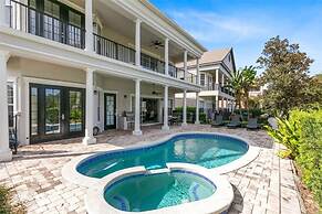 Serene Golf-front Oasis Villa in Reunion Resort