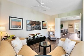 Serene Golf-front Oasis Villa in Reunion Resort