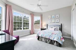 Serene Golf-front Oasis Villa in Reunion Resort