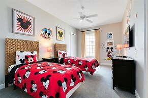 Serene Golf-front Oasis Villa in Reunion Resort