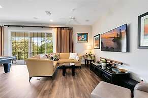 Serene Golf-front Oasis Villa in Reunion Resort