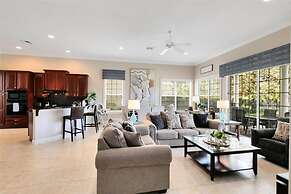 Serene Golf-front Oasis Villa in Reunion Resort