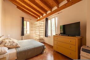 Aperol in Iseo With 1 Bedrooms and 1 Bathrooms