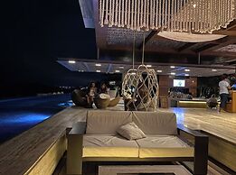 2BD Oceanfront Presidential Suite SCabo