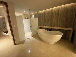 2BD Oceanfront Presidential Suite SCabo