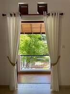 Cenreeza Airport Villa