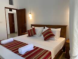 Cenreeza Airport Villa