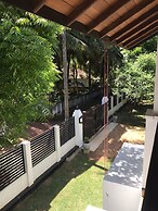 Cenreeza Airport Villa