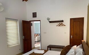 Cenreeza Airport Villa