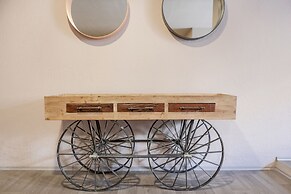 Relax & Recharge in Roma - Elevator - Sleeps 7