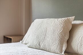 Relax & Recharge in Roma - Elevator - Sleeps 7